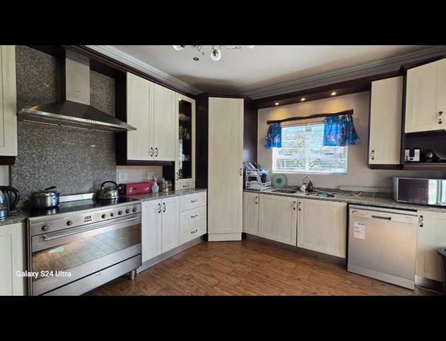 4 BEDROOM HOUSE FOR SALE IN ELSPARK